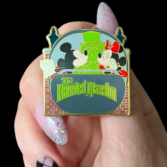 Disney Other - 2008 Disney Mickey and Minnie Haunted House Trading Pin
